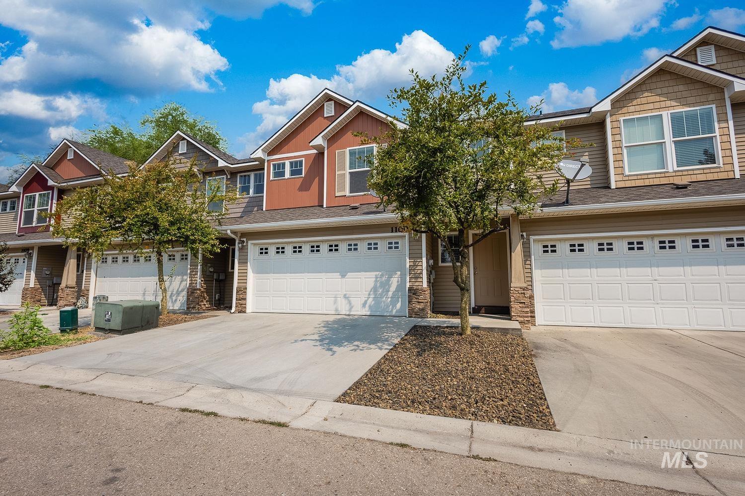 1100 S Barberry Pl, Nampa, Idaho 83686, 3 Bedrooms, 2.5 Bathrooms, Residential For Sale, Price $319,000,MLS 98996824