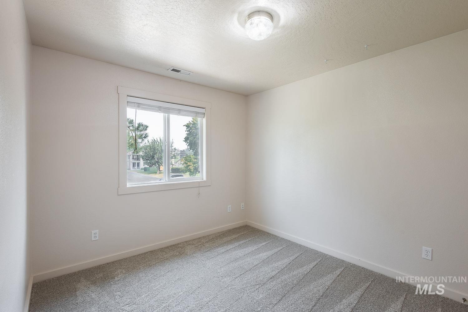 1100 S Barberry Pl, Nampa, Idaho 83686, 3 Bedrooms, 2.5 Bathrooms, Residential For Sale, Price $319,000,MLS 98996824