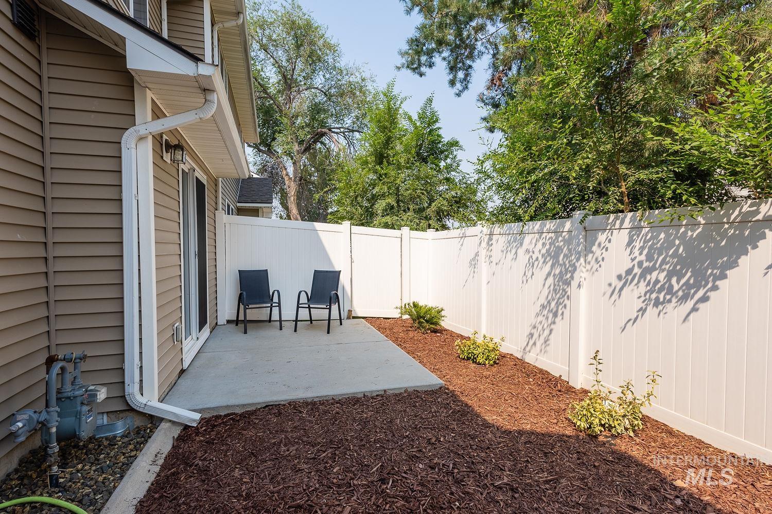 1100 S Barberry Pl, Nampa, Idaho 83686, 3 Bedrooms, 2.5 Bathrooms, Residential For Sale, Price $319,000,MLS 98996824