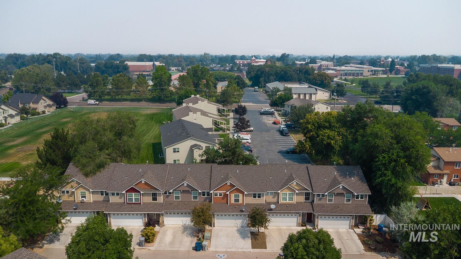 1100 S Barberry Pl, Nampa, Idaho 83686, 3 Bedrooms, 2.5 Bathrooms, Residential For Sale, Price $319,000,MLS 98996824