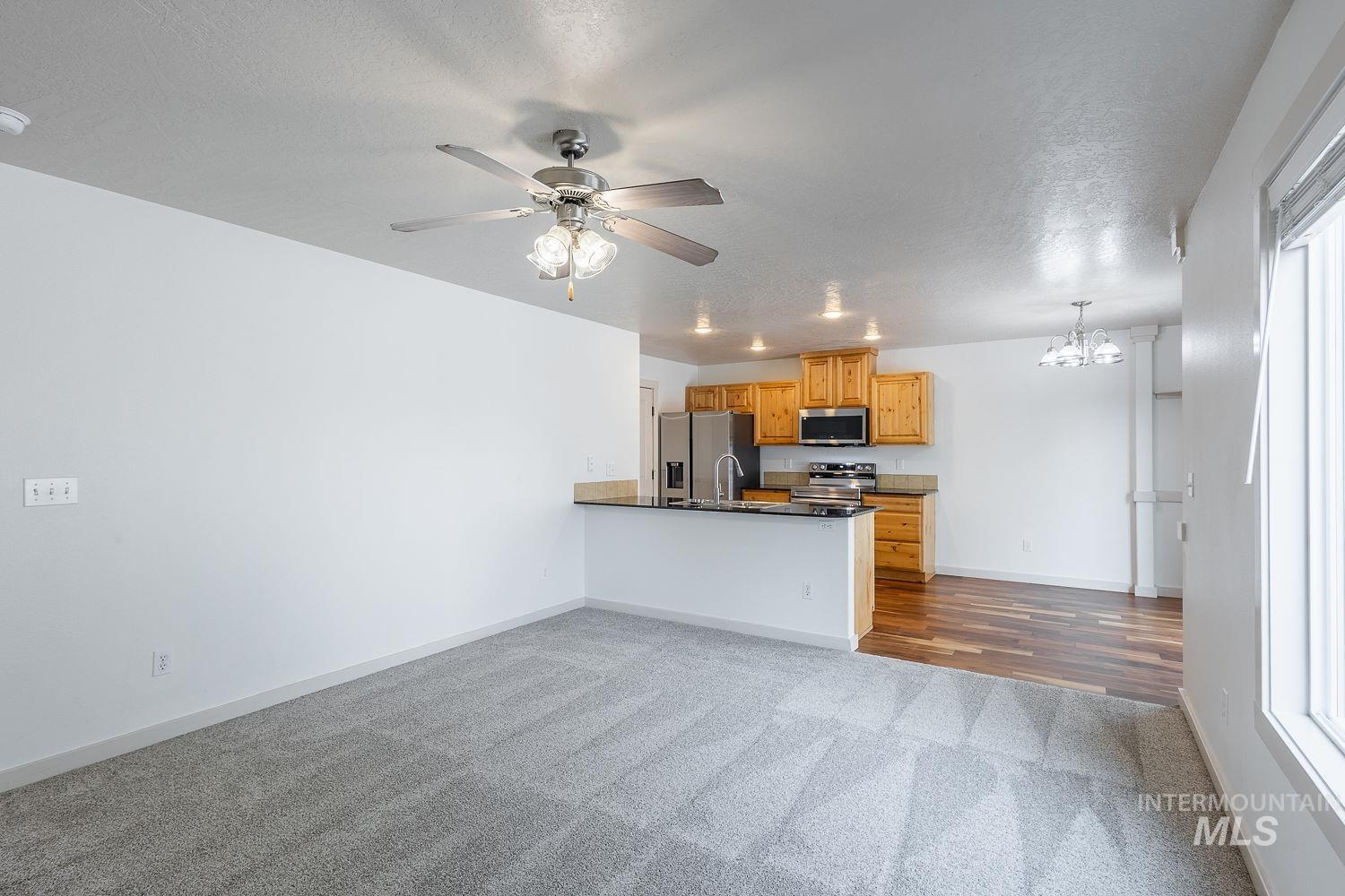 1100 S Barberry Pl, Nampa, Idaho 83686, 3 Bedrooms, 2.5 Bathrooms, Residential For Sale, Price $319,000,MLS 98996824