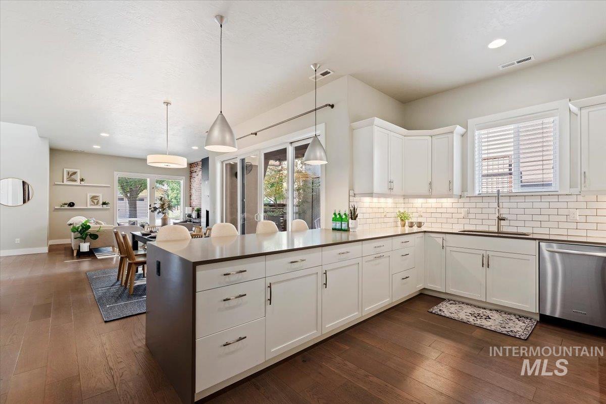 1232 E Lone Shore Dr, Eagle, Idaho 83616, 3 Bedrooms, 2.5 Bathrooms, Residential For Sale, Price $759,990,MLS 98996825