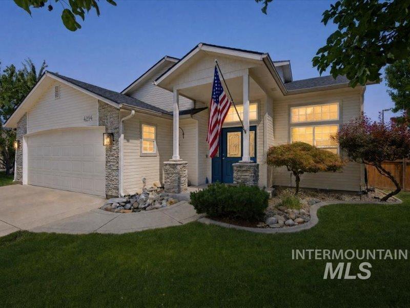 4294 E English Dr, Meridian, Idaho 83642, 3 Bedrooms, 2.5 Bathrooms, Residential For Sale, Price $475,000,MLS 98996826