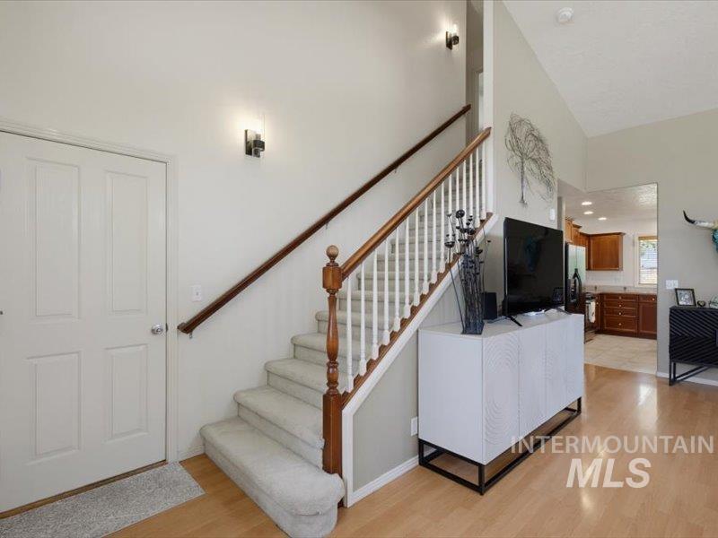 4294 E English Dr, Meridian, Idaho 83642, 3 Bedrooms, 2.5 Bathrooms, Residential For Sale, Price $475,000,MLS 98996826