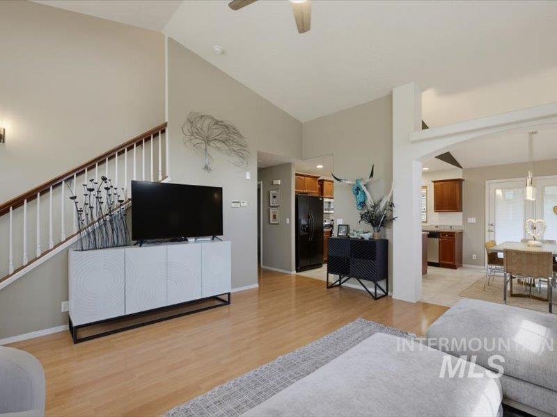 4294 E English Dr, Meridian, Idaho 83642, 3 Bedrooms, 2.5 Bathrooms, Residential For Sale, Price $475,000,MLS 98996826