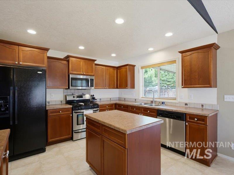 4294 E English Dr, Meridian, Idaho 83642, 3 Bedrooms, 2.5 Bathrooms, Residential For Sale, Price $475,000,MLS 98996826