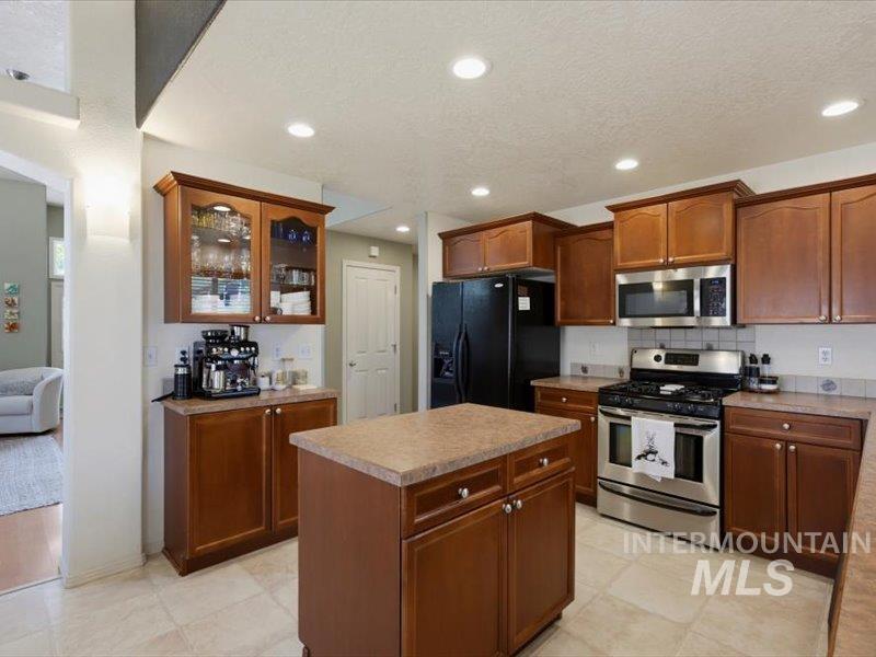4294 E English Dr, Meridian, Idaho 83642, 3 Bedrooms, 2.5 Bathrooms, Residential For Sale, Price $475,000,MLS 98996826