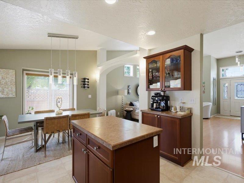 4294 E English Dr, Meridian, Idaho 83642, 3 Bedrooms, 2.5 Bathrooms, Residential For Sale, Price $475,000,MLS 98996826