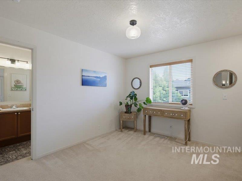 4294 E English Dr, Meridian, Idaho 83642, 3 Bedrooms, 2.5 Bathrooms, Residential For Sale, Price $475,000,MLS 98996826