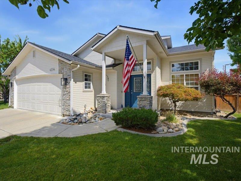 4294 E English Dr, Meridian, Idaho 83642, 3 Bedrooms, 2.5 Bathrooms, Residential For Sale, Price $475,000,MLS 98996826