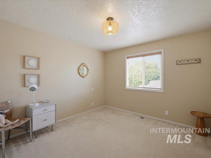4294 E English Dr, Meridian, Idaho 83642, 3 Bedrooms, 2.5 Bathrooms, Residential For Sale, Price $475,000,MLS 98996826
