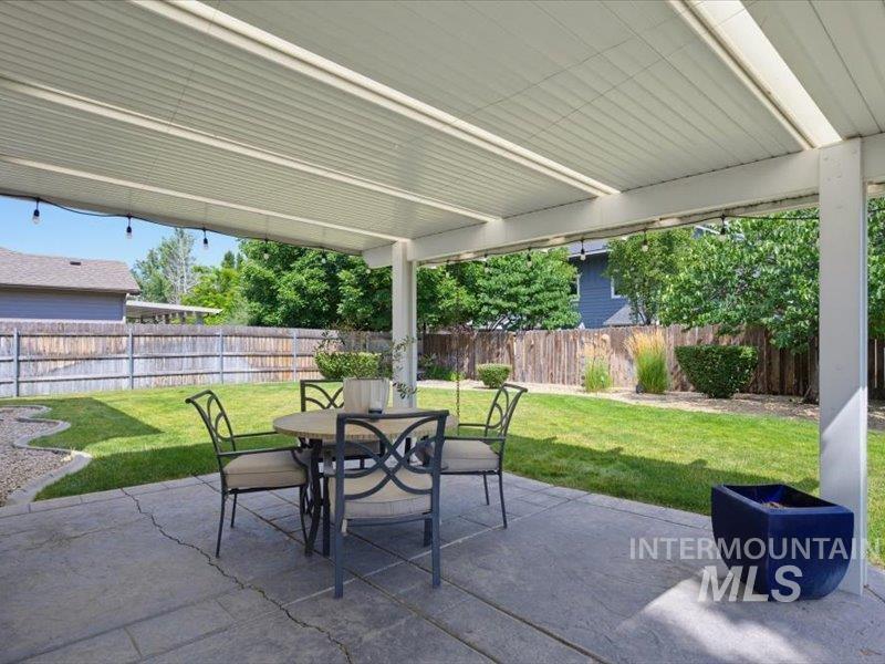 4294 E English Dr, Meridian, Idaho 83642, 3 Bedrooms, 2.5 Bathrooms, Residential For Sale, Price $475,000,MLS 98996826