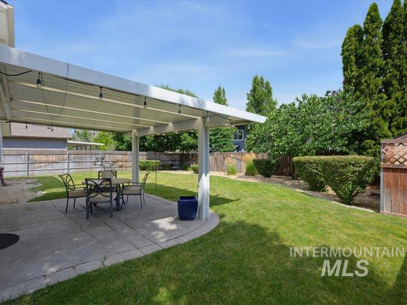 4294 E English Dr, Meridian, Idaho 83642, 3 Bedrooms, 2.5 Bathrooms, Residential For Sale, Price $475,000,MLS 98996826