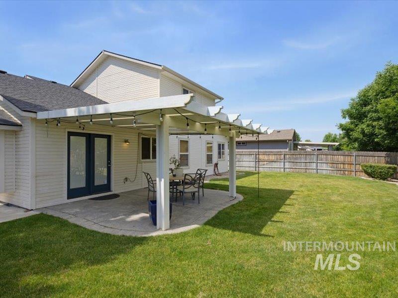4294 E English Dr, Meridian, Idaho 83642, 3 Bedrooms, 2.5 Bathrooms, Residential For Sale, Price $475,000,MLS 98996826