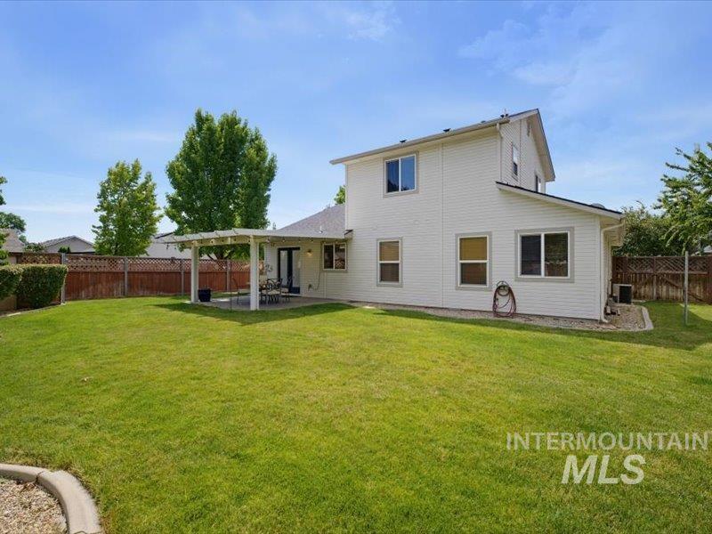 4294 E English Dr, Meridian, Idaho 83642, 3 Bedrooms, 2.5 Bathrooms, Residential For Sale, Price $475,000,MLS 98996826