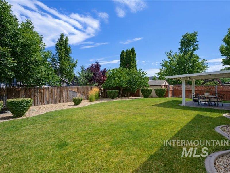 4294 E English Dr, Meridian, Idaho 83642, 3 Bedrooms, 2.5 Bathrooms, Residential For Sale, Price $475,000,MLS 98996826