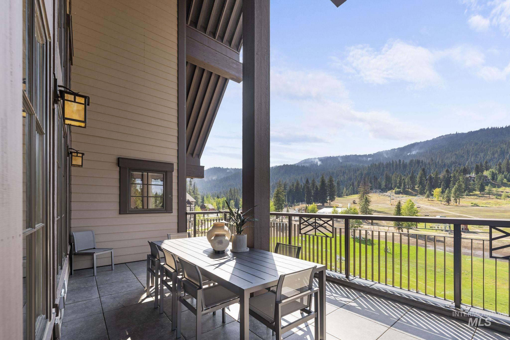 700 Village Dr., Donnelly, Idaho 83615, 3 Bedrooms, 3.5 Bathrooms, Residential For Sale, Price $2,995,000, 98996827