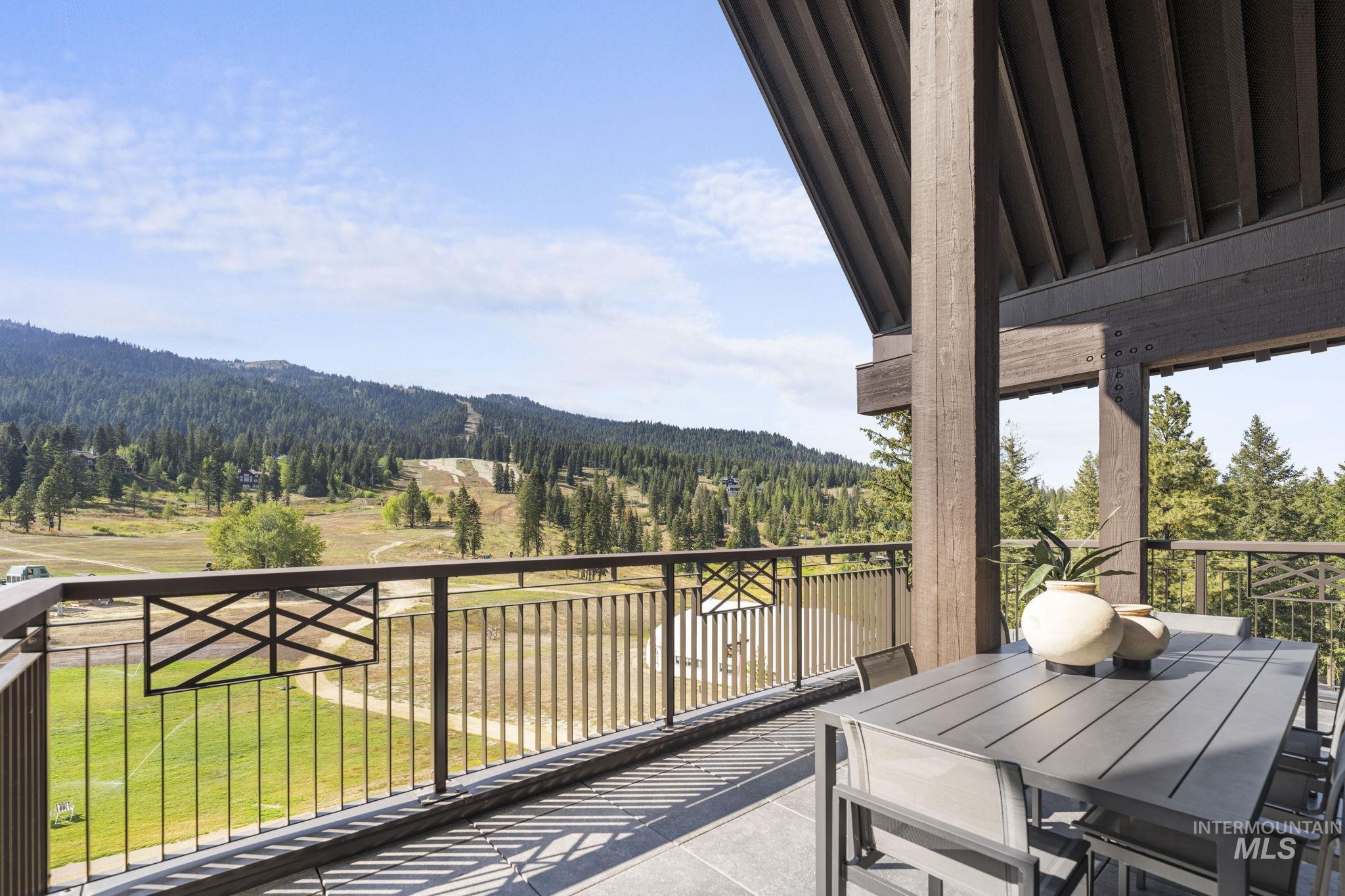 700 Village Dr., Donnelly, Idaho 83615, 3 Bedrooms, 3.5 Bathrooms, Residential For Sale, Price $2,995,000, 98996827