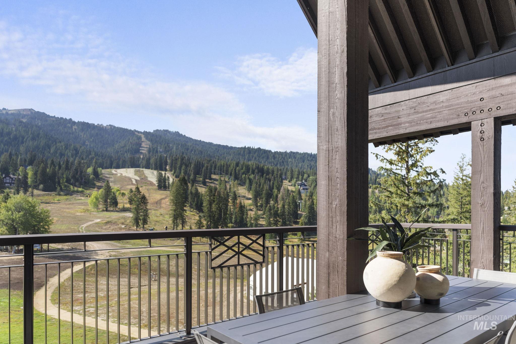 700 Village Dr., Donnelly, Idaho 83615, 3 Bedrooms, 3.5 Bathrooms, Residential For Sale, Price $2,995,000, 98996827