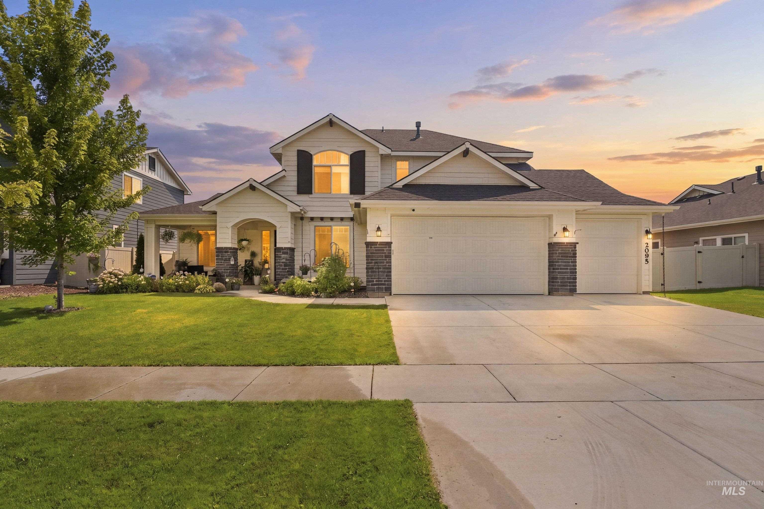 2095 N Windmill Way, Kuna, Idaho 83642, 3 Bedrooms, 3 Bathrooms, Residential For Sale, Price $599,700,MLS 98996828