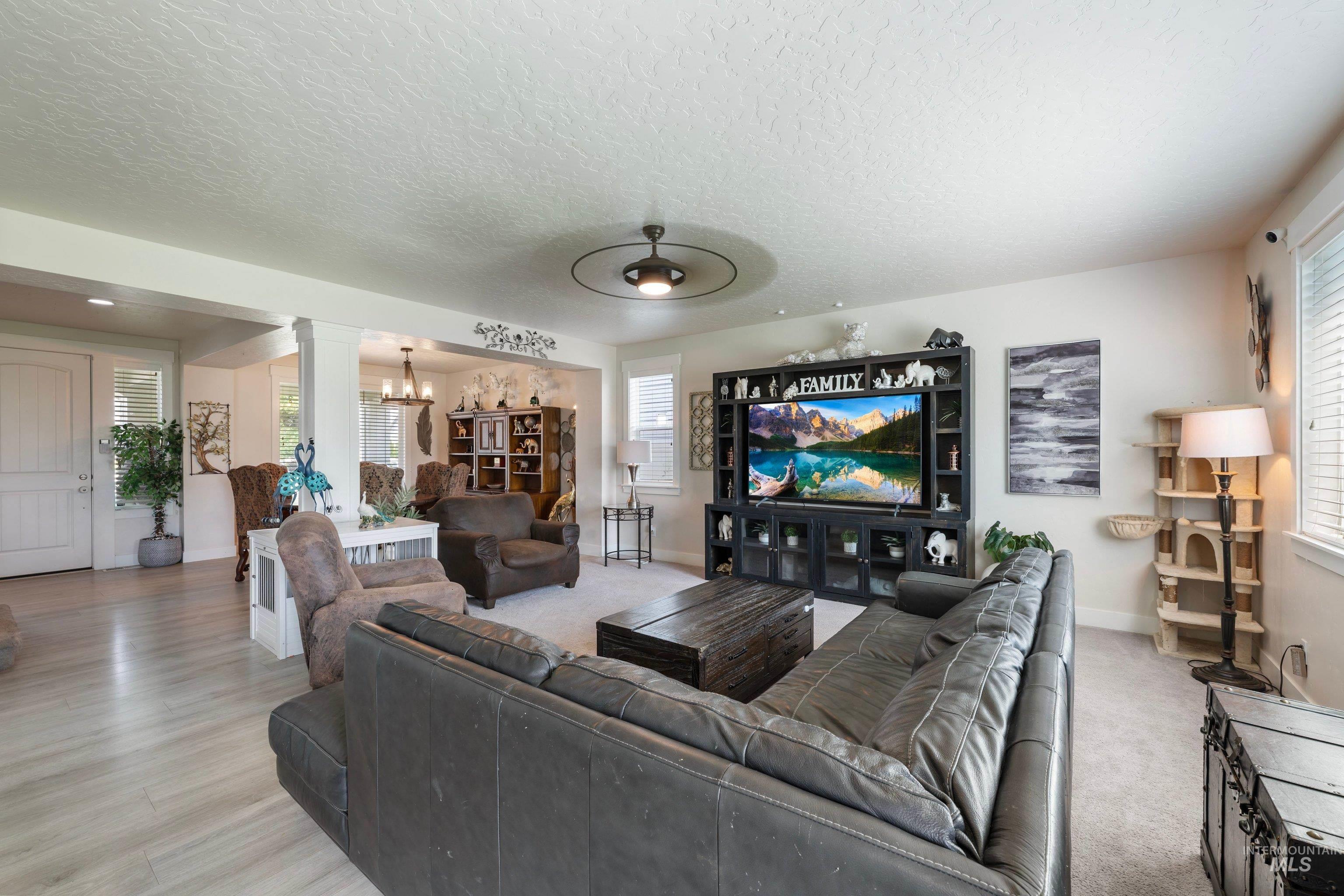2095 N Windmill Way, Kuna, Idaho 83642, 3 Bedrooms, 3 Bathrooms, Residential For Sale, Price $599,700,MLS 98996828
