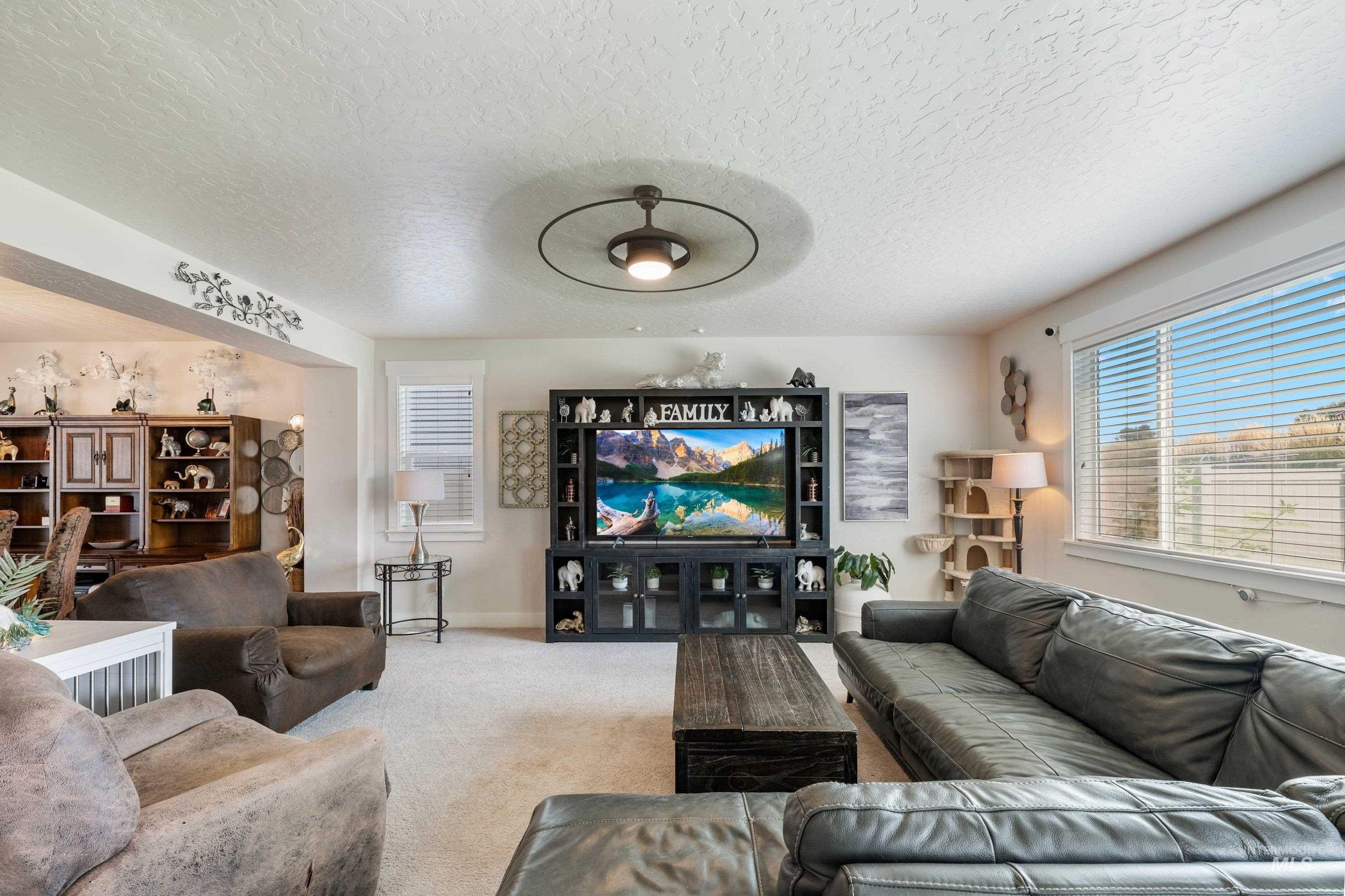 2095 N Windmill Way, Kuna, Idaho 83642, 3 Bedrooms, 3 Bathrooms, Residential For Sale, Price $599,700,MLS 98996828