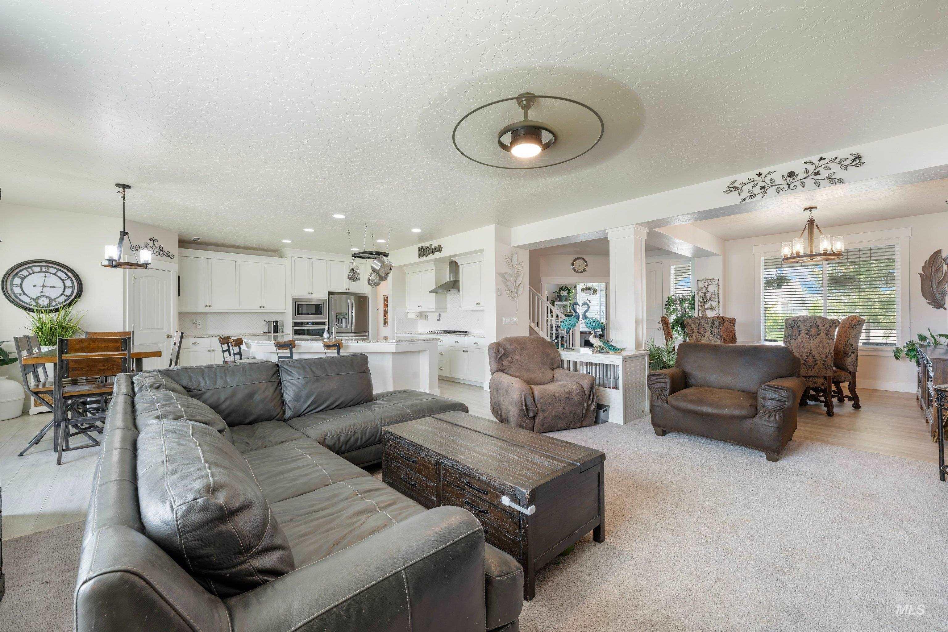 2095 N Windmill Way, Kuna, Idaho 83642, 3 Bedrooms, 3 Bathrooms, Residential For Sale, Price $599,700,MLS 98996828