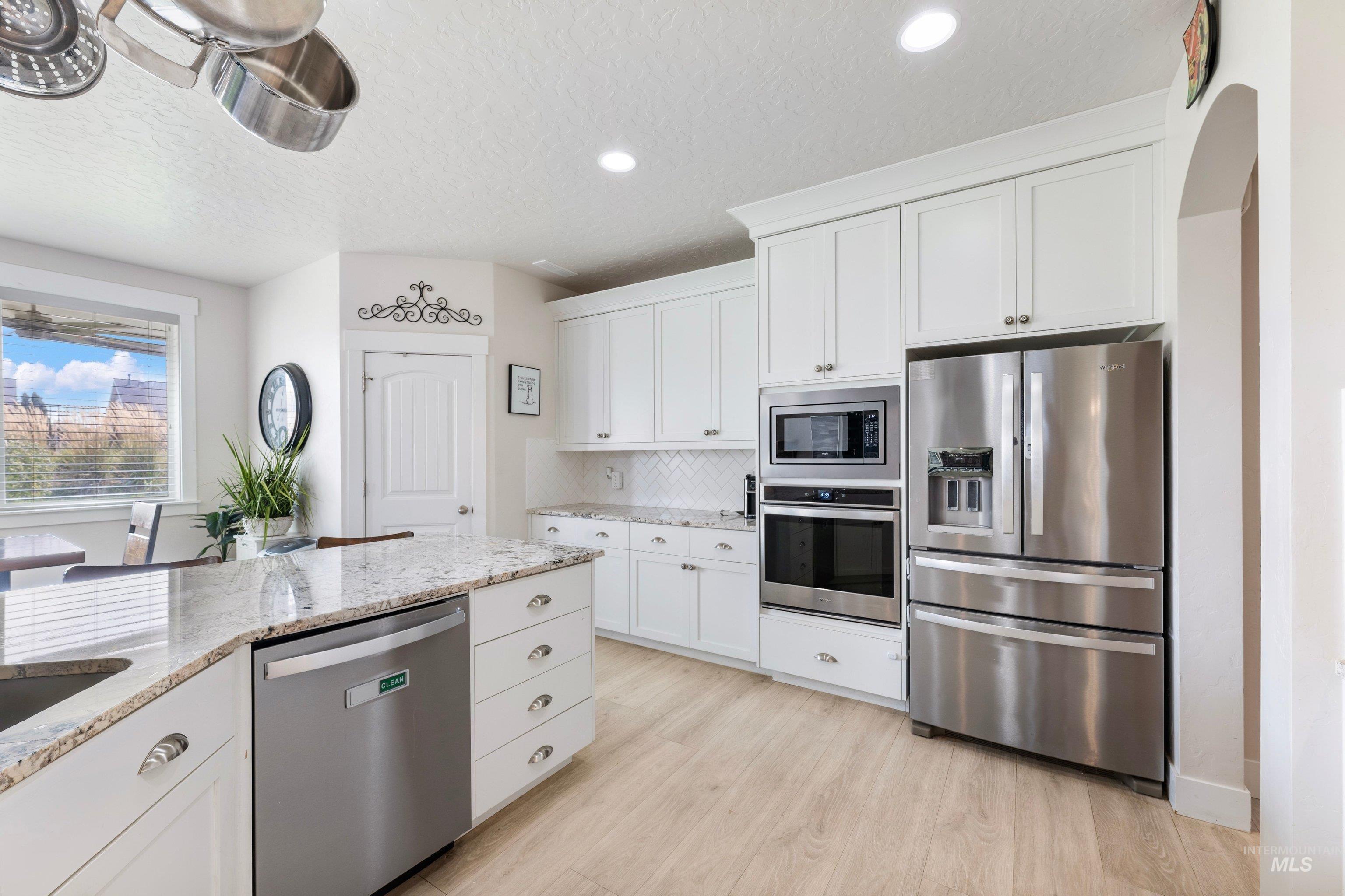 2095 N Windmill Way, Kuna, Idaho 83642, 3 Bedrooms, 3 Bathrooms, Residential For Sale, Price $599,700,MLS 98996828