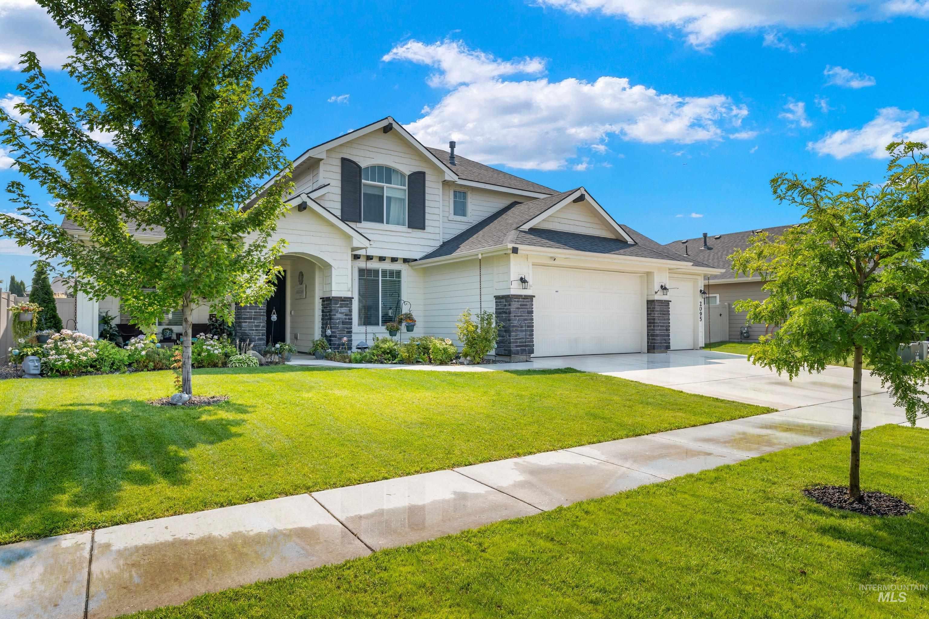 2095 N Windmill Way, Kuna, Idaho 83642, 3 Bedrooms, 3 Bathrooms, Residential For Sale, Price $599,700,MLS 98996828