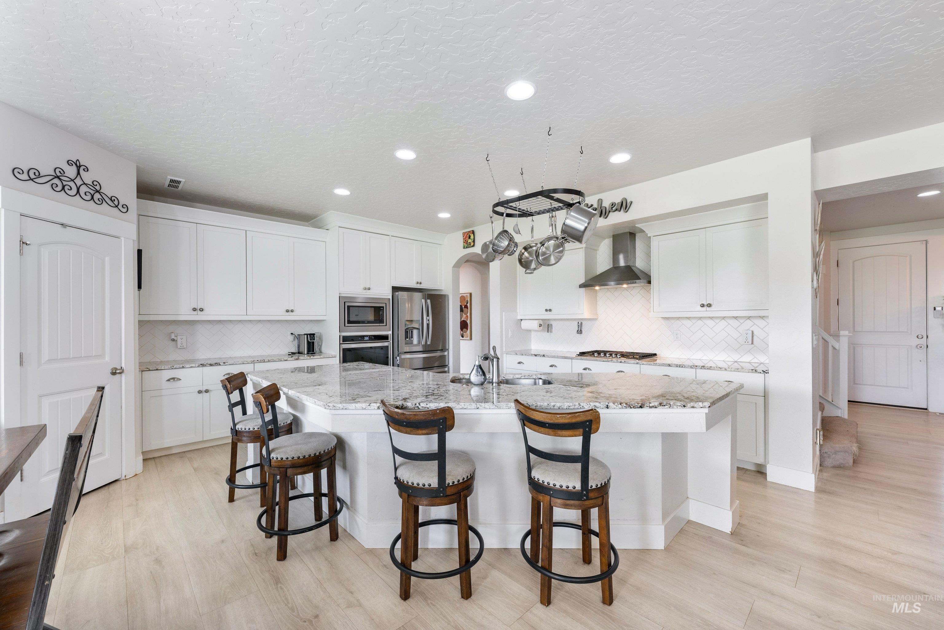 2095 N Windmill Way, Kuna, Idaho 83642, 3 Bedrooms, 3 Bathrooms, Residential For Sale, Price $599,700,MLS 98996828