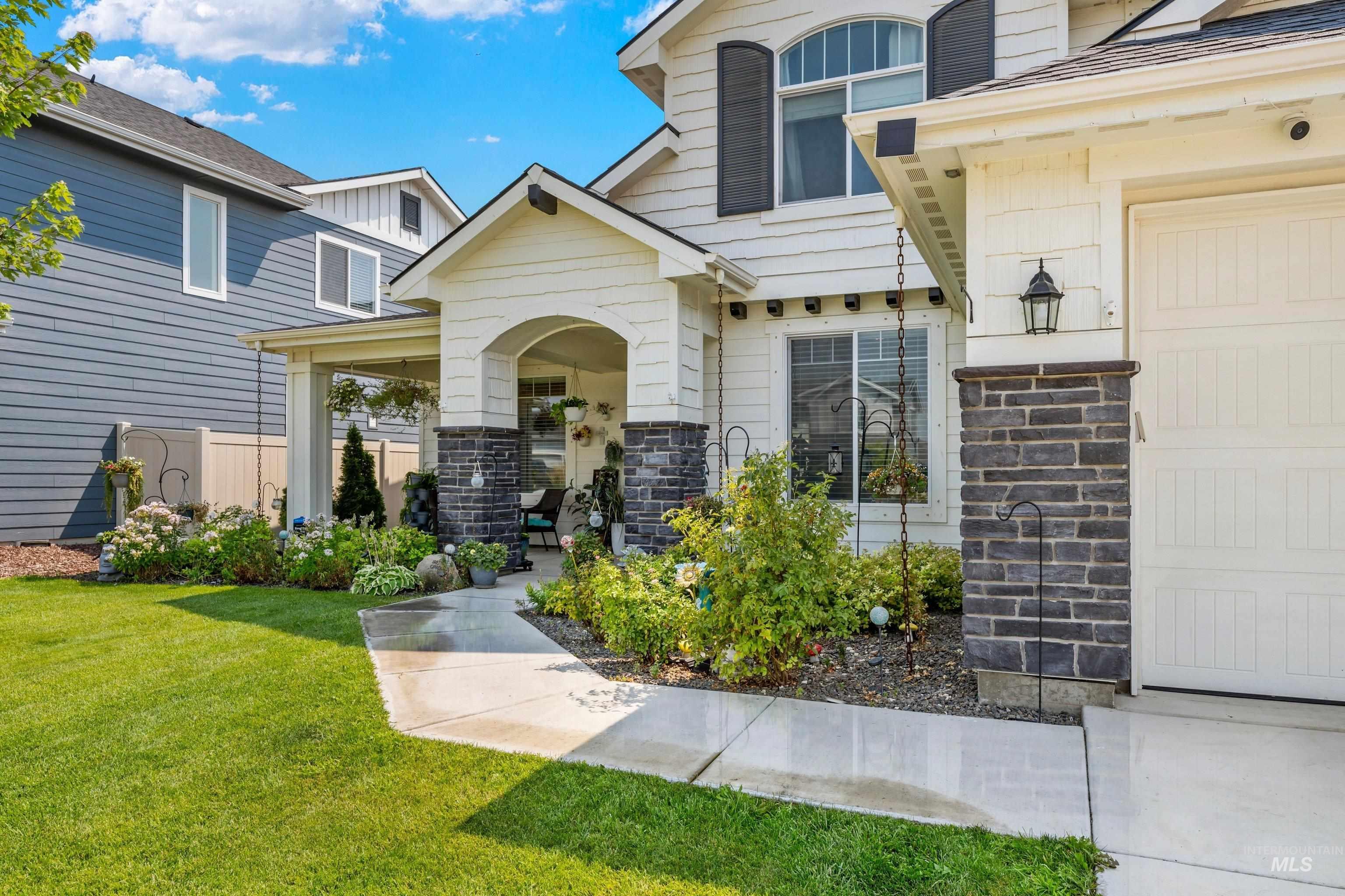 2095 N Windmill Way, Kuna, Idaho 83642, 3 Bedrooms, 3 Bathrooms, Residential For Sale, Price $599,700,MLS 98996828