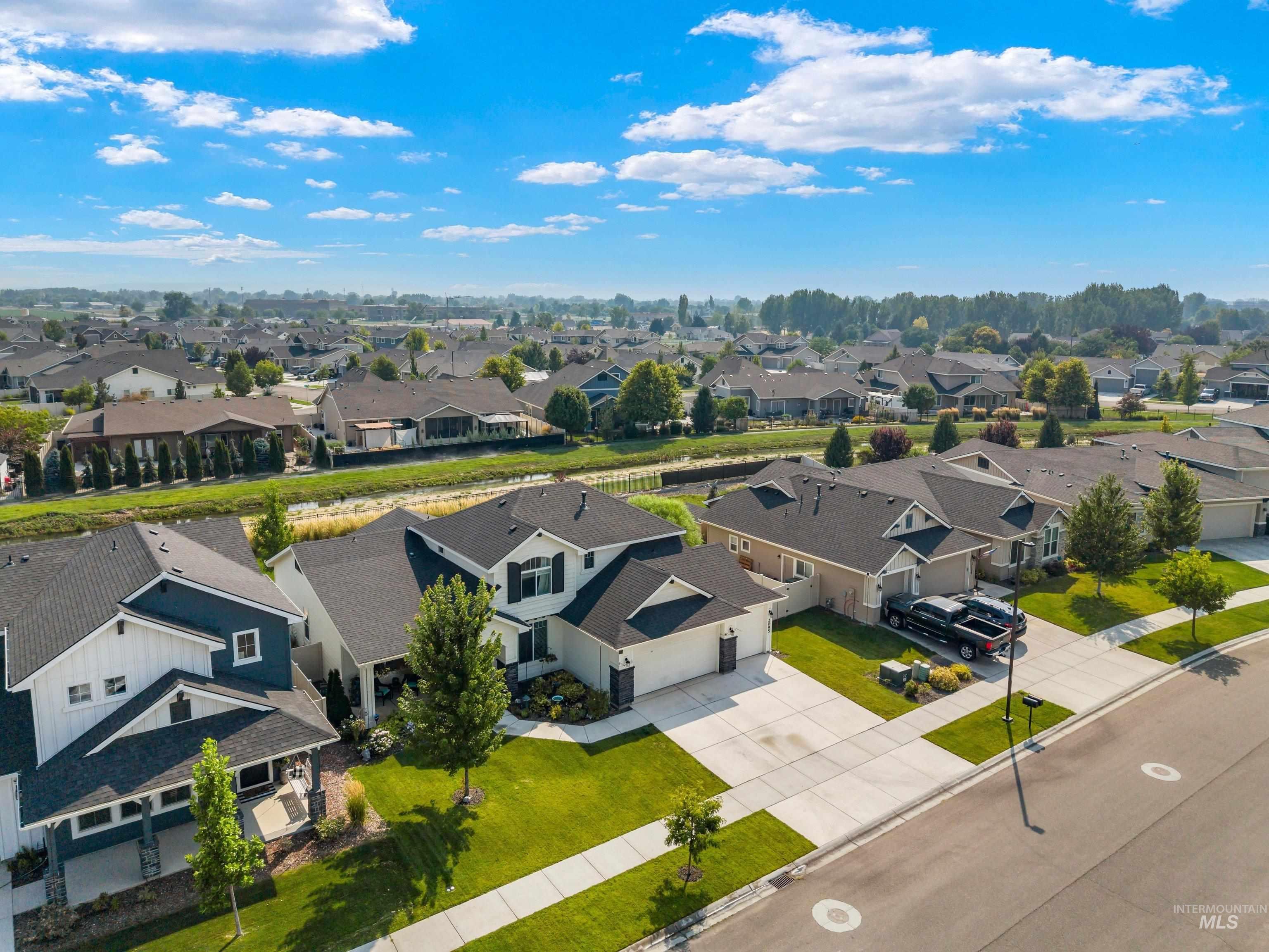 2095 N Windmill Way, Kuna, Idaho 83642, 3 Bedrooms, 3 Bathrooms, Residential For Sale, Price $599,700,MLS 98996828