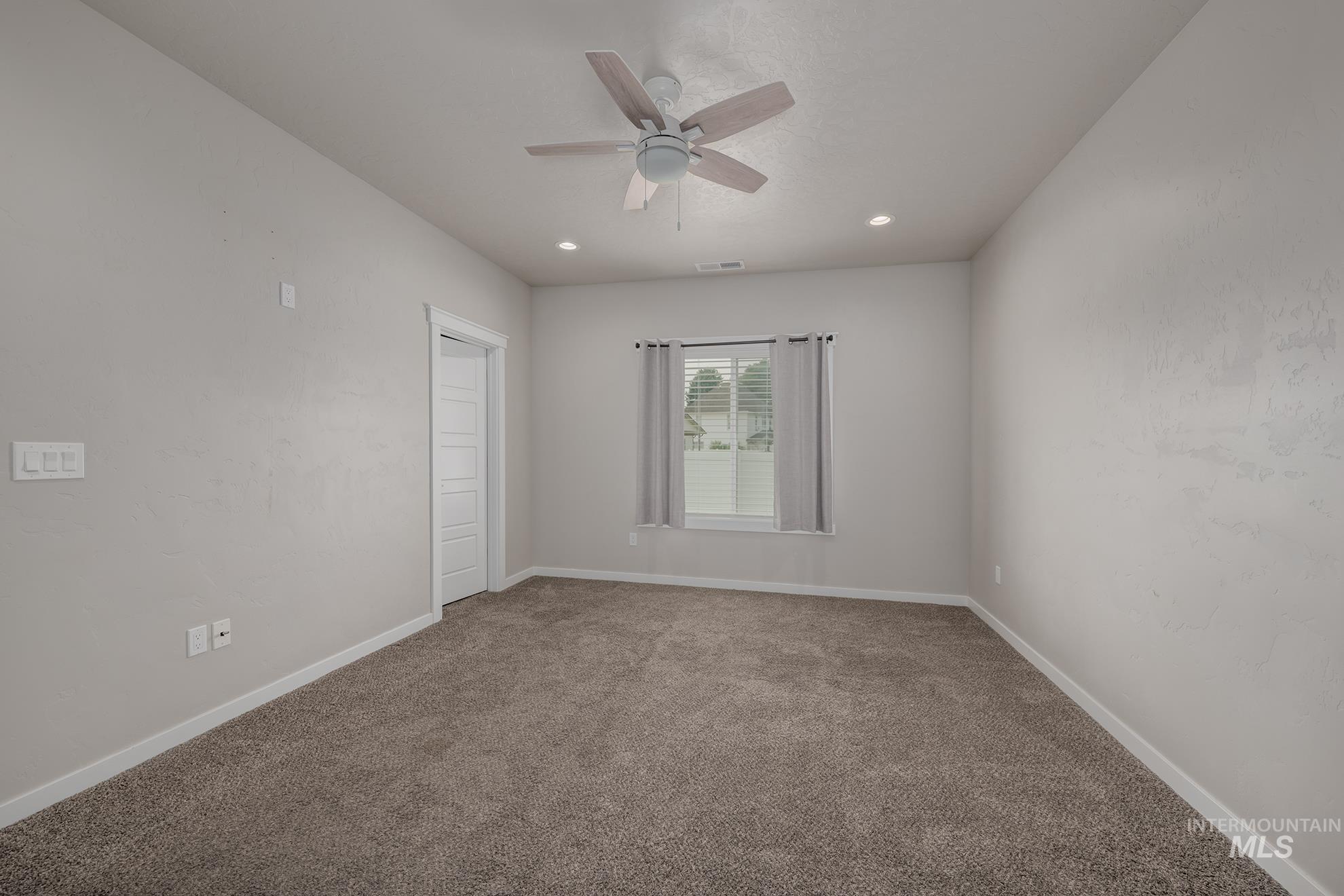 115 Grizzly Drive, Fruitland, Idaho 83619, 3 Bedrooms, 2.5 Bathrooms, Residential For Sale, Price $484,000,MLS 98996829