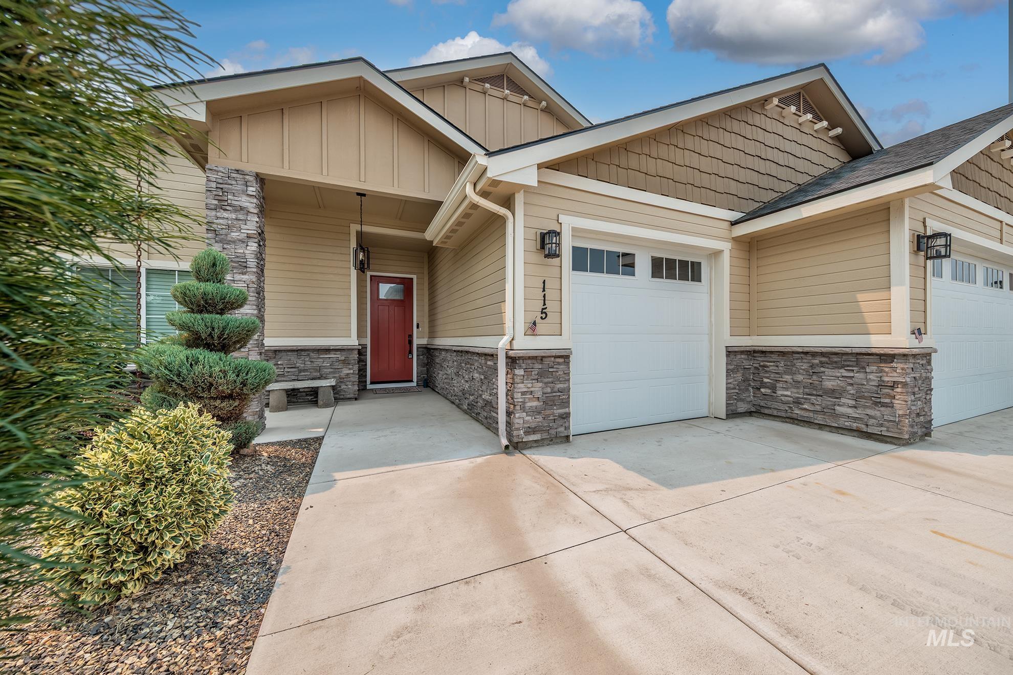 115 Grizzly Drive, Fruitland, Idaho 83619, 3 Bedrooms, 2.5 Bathrooms, Residential For Sale, Price $484,000,MLS 98996829