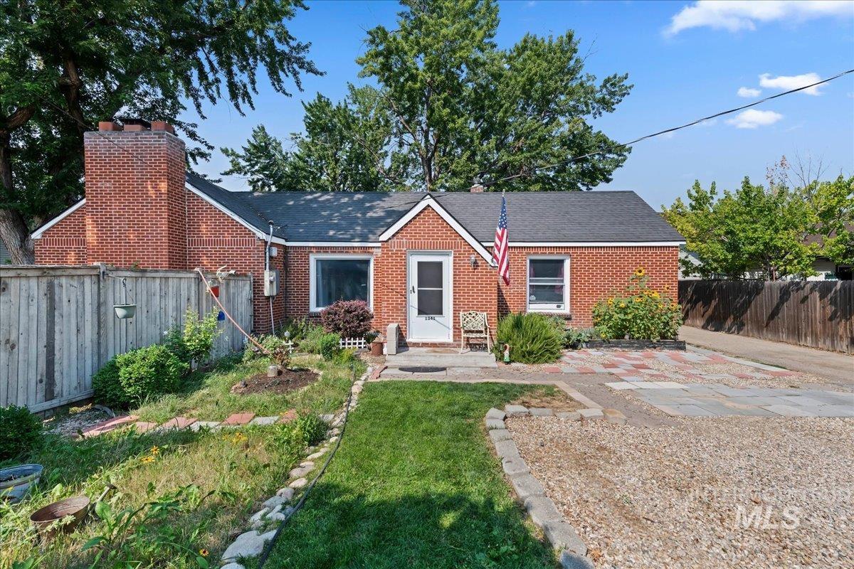 1341 N Mitchell, Boise, Idaho 83704, 3 Bedrooms, 2 Bathrooms, Residential For Sale, Price $560,000,MLS 98996832