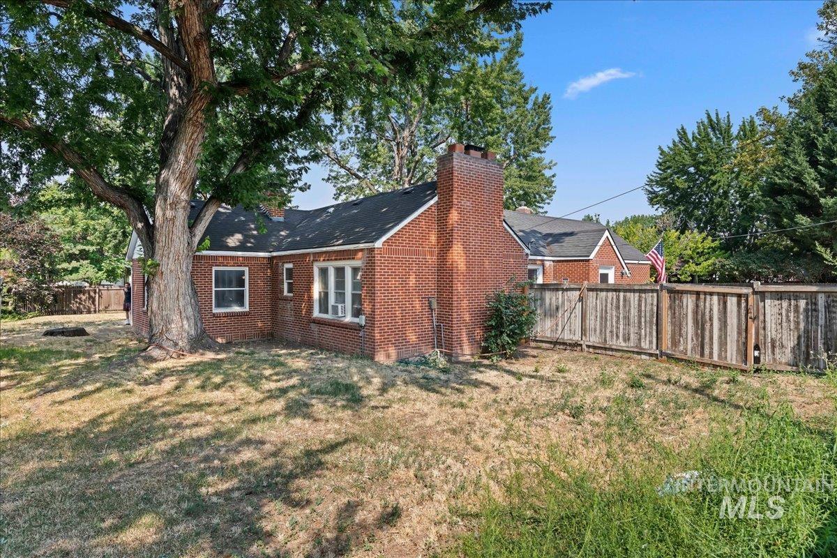 1341 N Mitchell, Boise, Idaho 83704, 3 Bedrooms, 2 Bathrooms, Residential For Sale, Price $560,000,MLS 98996832