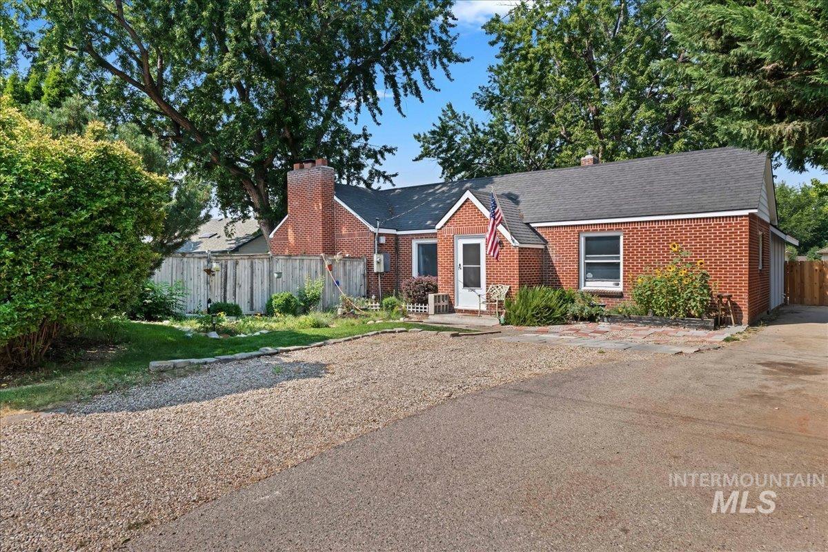 1341 N Mitchell, Boise, Idaho 83704, 3 Bedrooms, 2 Bathrooms, Residential For Sale, Price $560,000,MLS 98996832