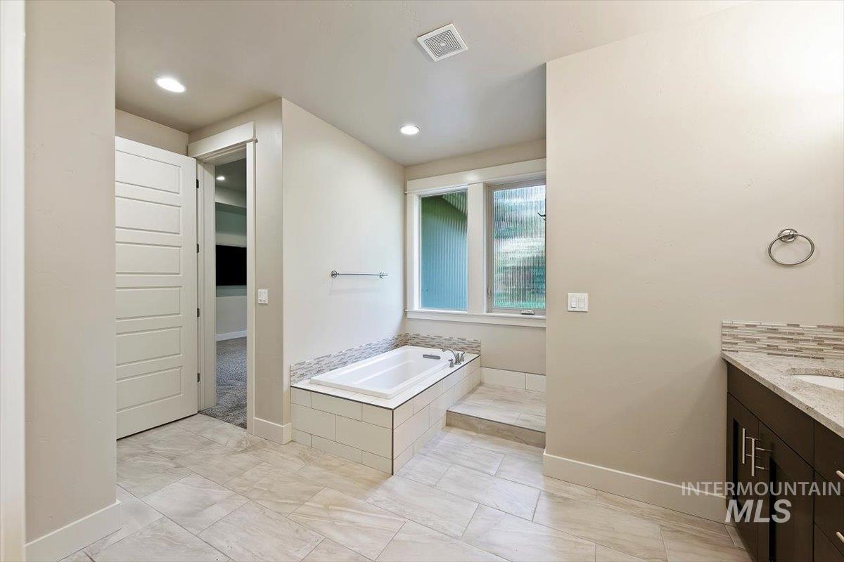 2875 S Brandenberg Ave, Eagle, Idaho 83616, 5 Bedrooms, 4 Bathrooms, Residential For Sale, Price $1,095,000,MLS 98996833