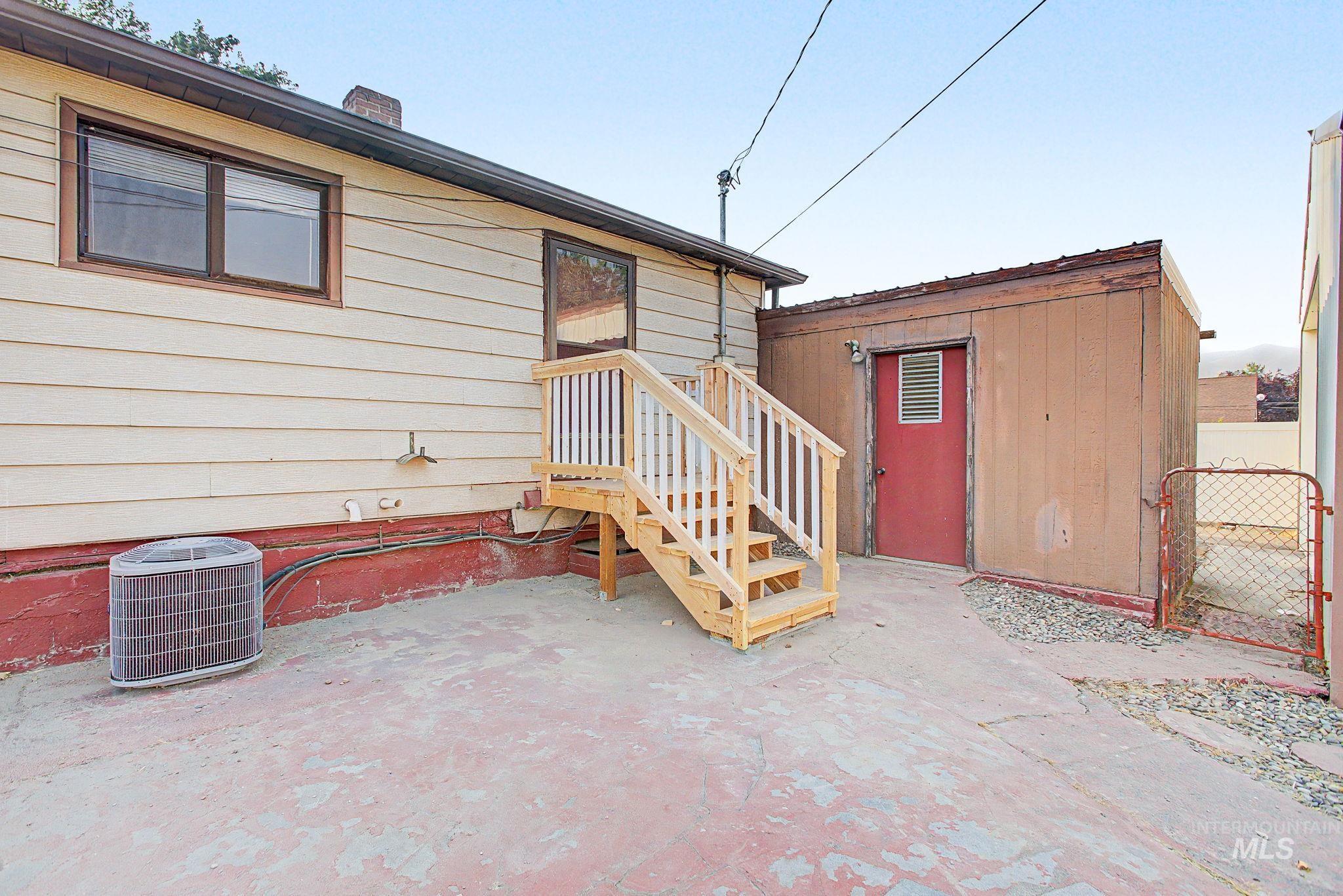 1325 7th Street, Clarkston, Washington 99403, 2 Bedrooms, 2 Bathrooms, Residential For Sale, Price $319,900,MLS 98996834