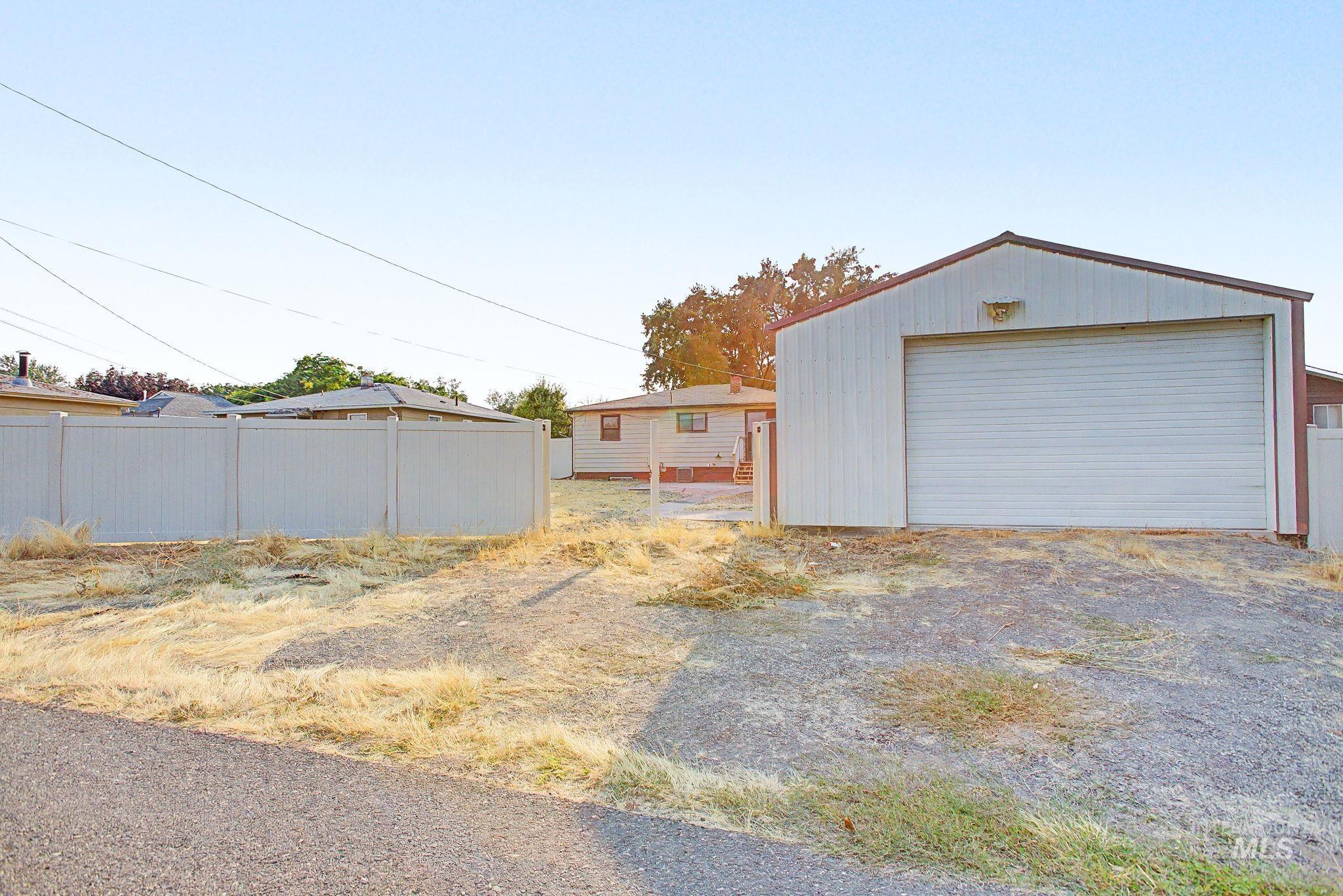 1325 7th Street, Clarkston, Washington 99403, 2 Bedrooms, 2 Bathrooms, Residential For Sale, Price $319,900,MLS 98996834