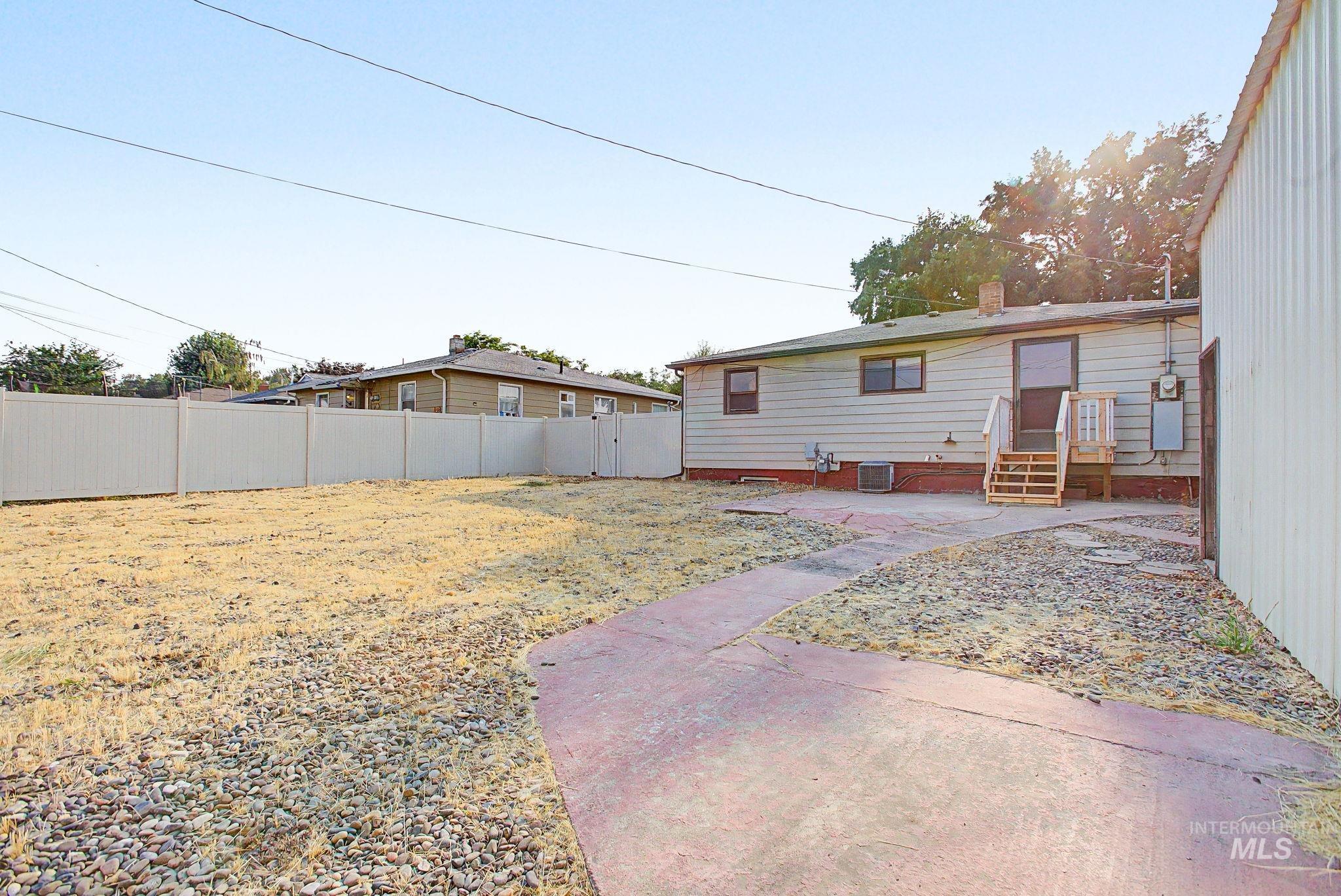 1325 7th Street, Clarkston, Washington 99403, 2 Bedrooms, 2 Bathrooms, Residential For Sale, Price $319,900,MLS 98996834