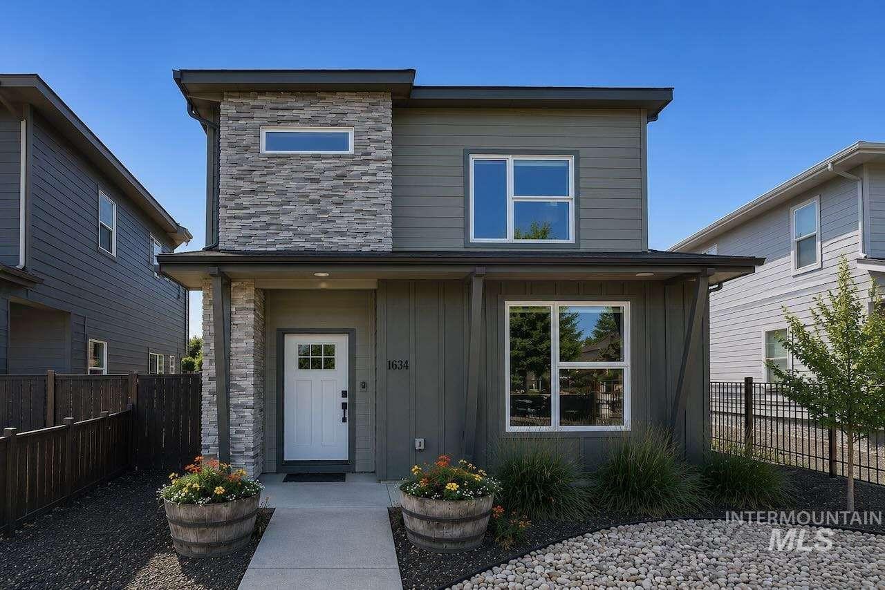 1634 S Oakland Ave, Boise, Idaho 83706, 4 Bedrooms, 3 Bathrooms, Residential For Sale, Price $779,000,MLS 98996835