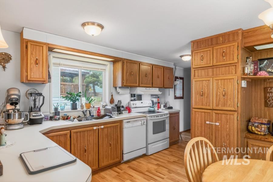 609 N Almon #3024, Moscow, Idaho 83843, 2 Bedrooms, 2 Bathrooms, Residential For Sale, Price $55,000, 98996838
