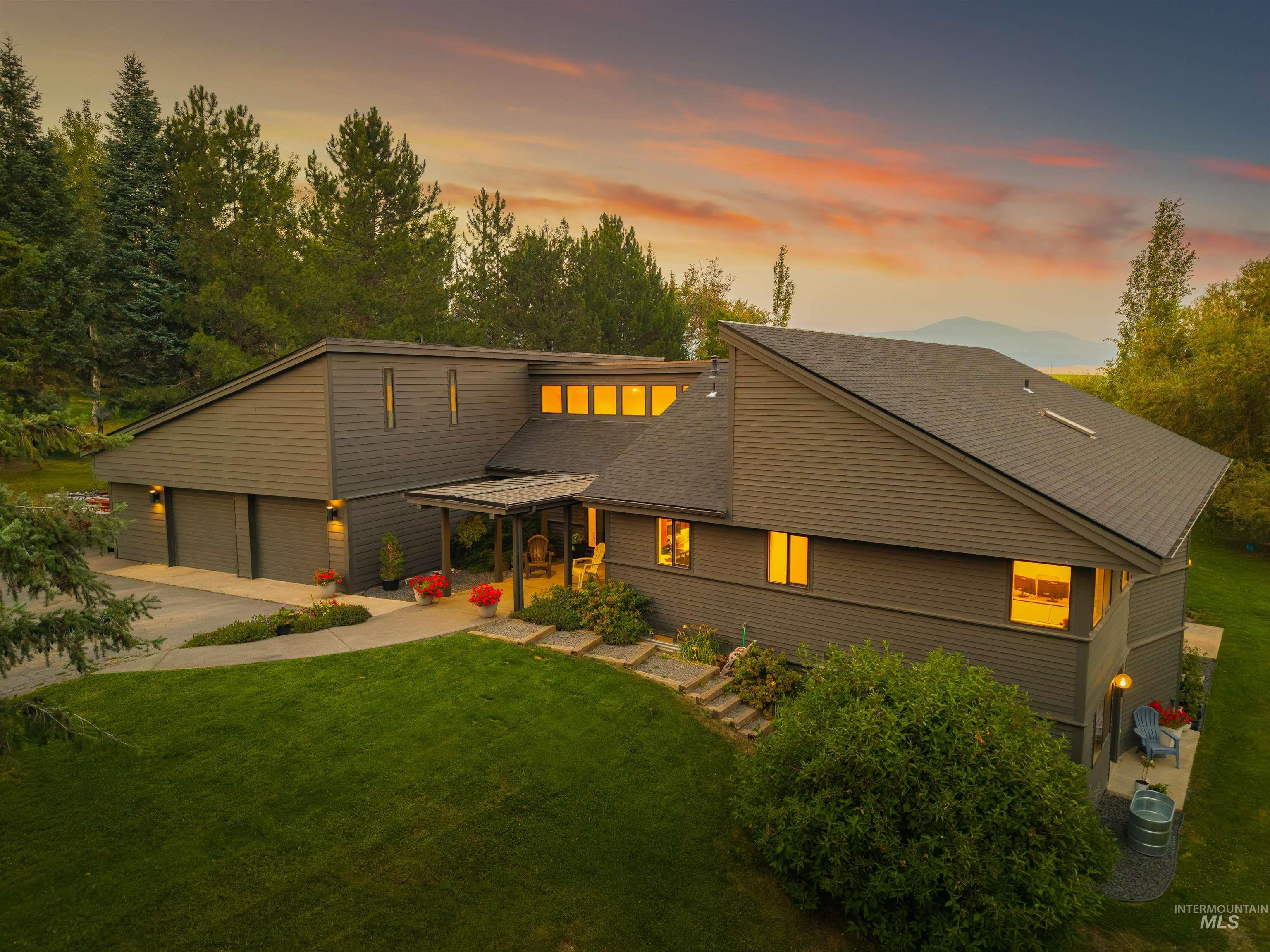 2048 Arborcrest Rd, Moscow, Idaho 83843, 6 Bedrooms, 3 Bathrooms, Residential For Sale, Price $1,200,000, 98996839