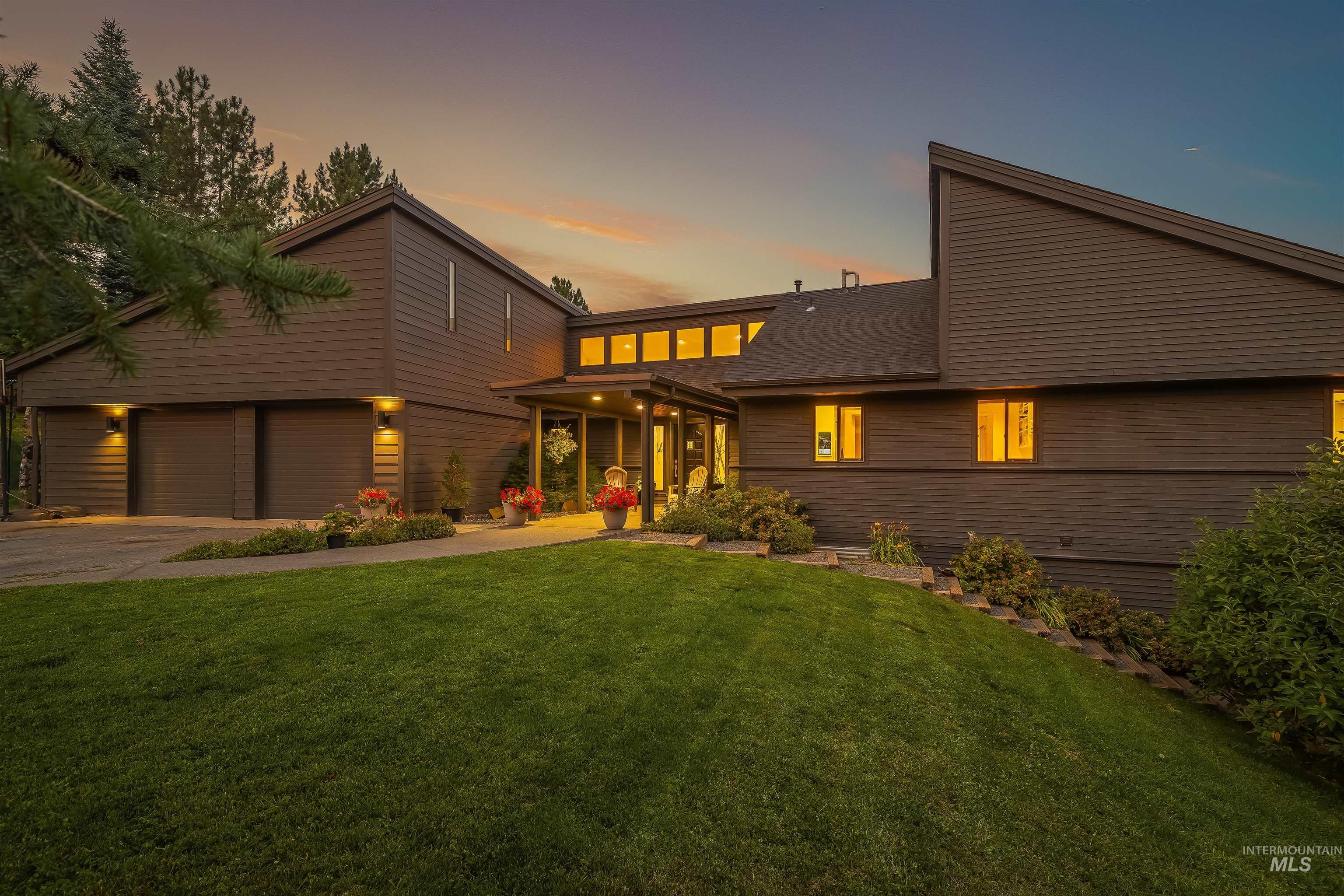 2048 Arborcrest Rd, Moscow, Idaho 83843, 6 Bedrooms, 3 Bathrooms, Residential For Sale, Price $1,200,000, 98996839