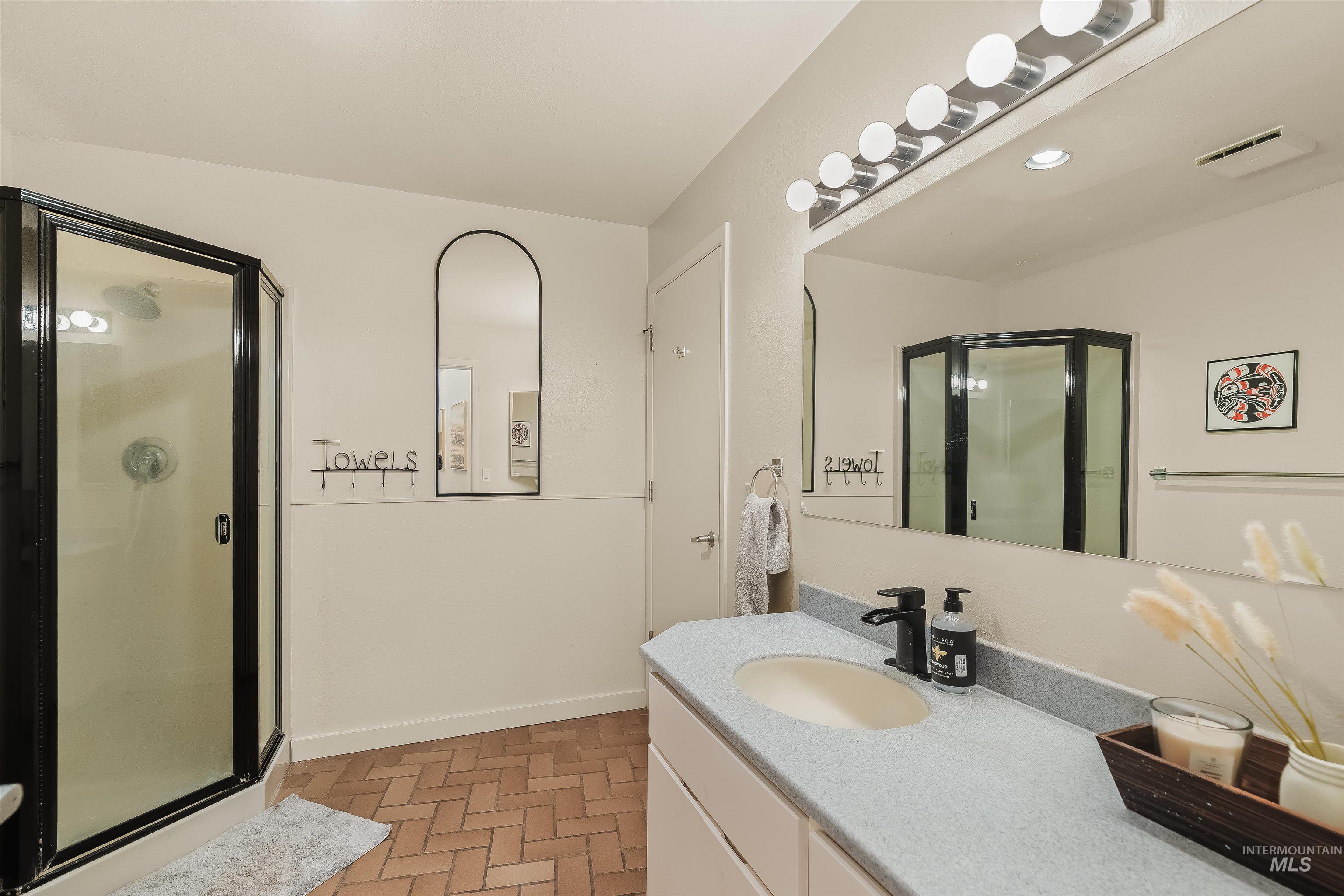 2048 Arborcrest Rd, Moscow, Idaho 83843, 6 Bedrooms, 3 Bathrooms, Residential For Sale, Price $1,200,000, 98996839