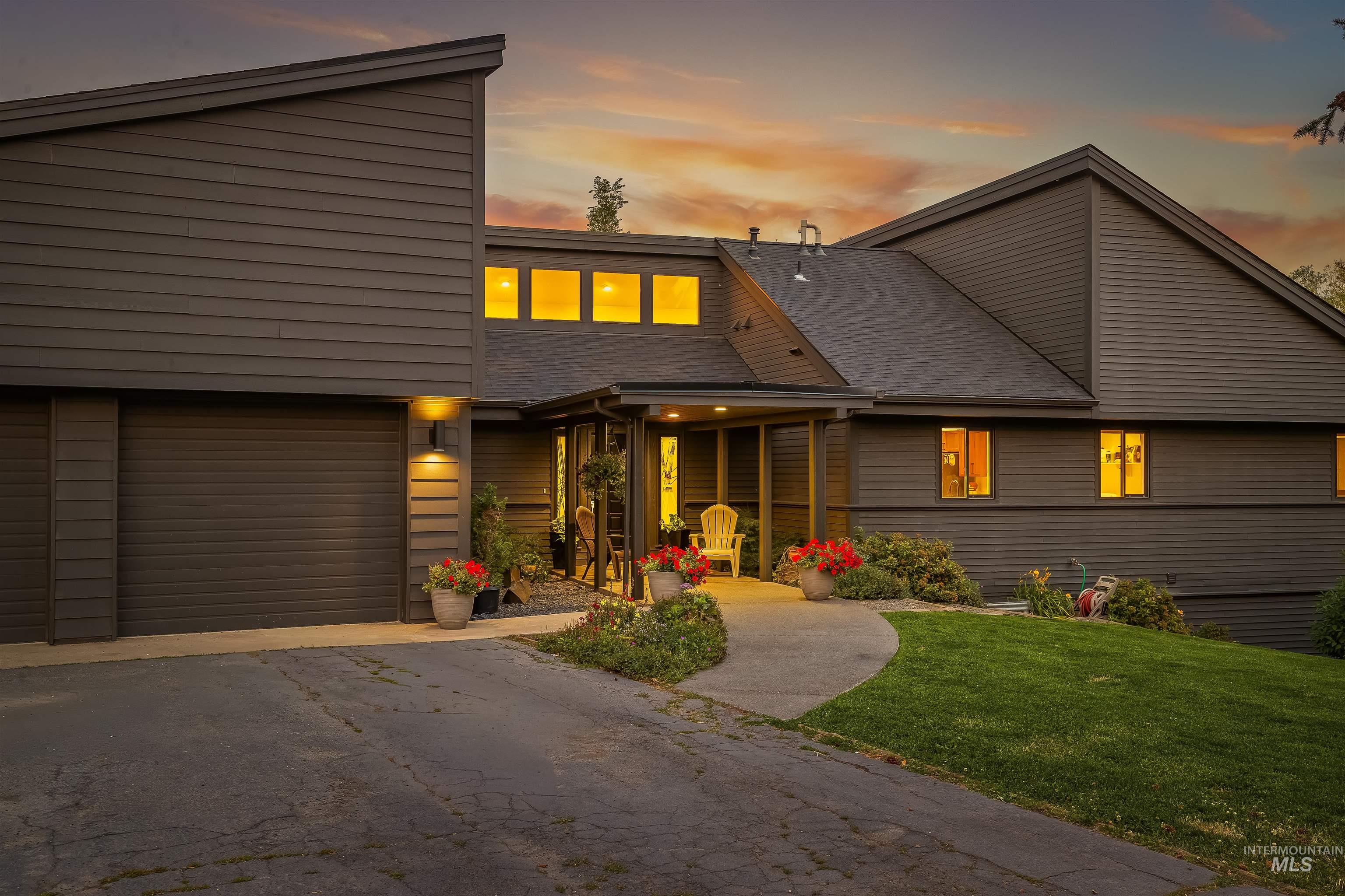 2048 Arborcrest Rd, Moscow, Idaho 83843, 6 Bedrooms, 3 Bathrooms, Residential For Sale, Price $1,200,000, 98996839