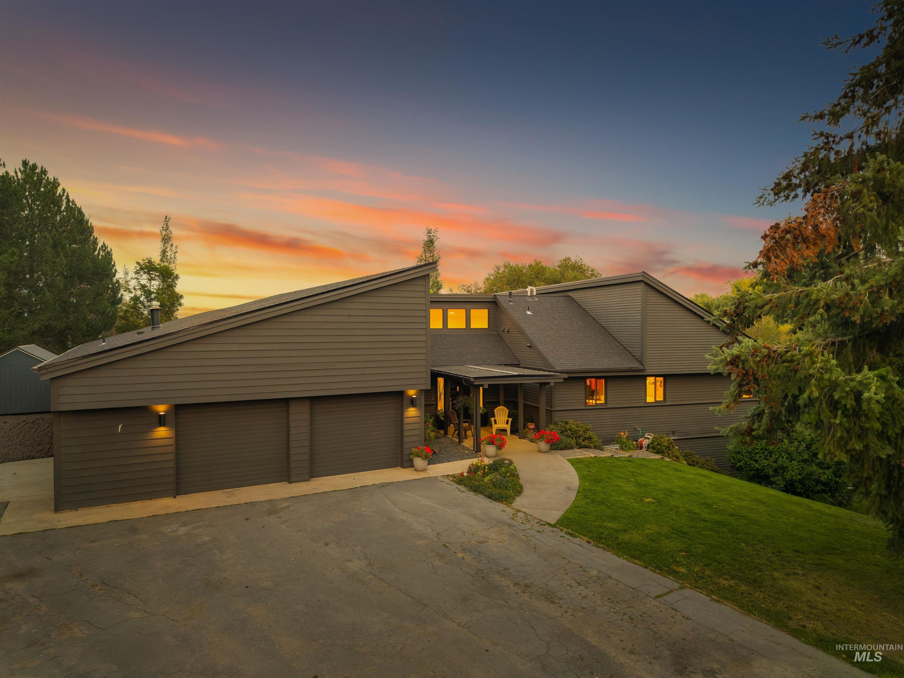 2048 Arborcrest Rd, Moscow, Idaho 83843, 6 Bedrooms, 3 Bathrooms, Residential For Sale, Price $1,200,000, 98996839