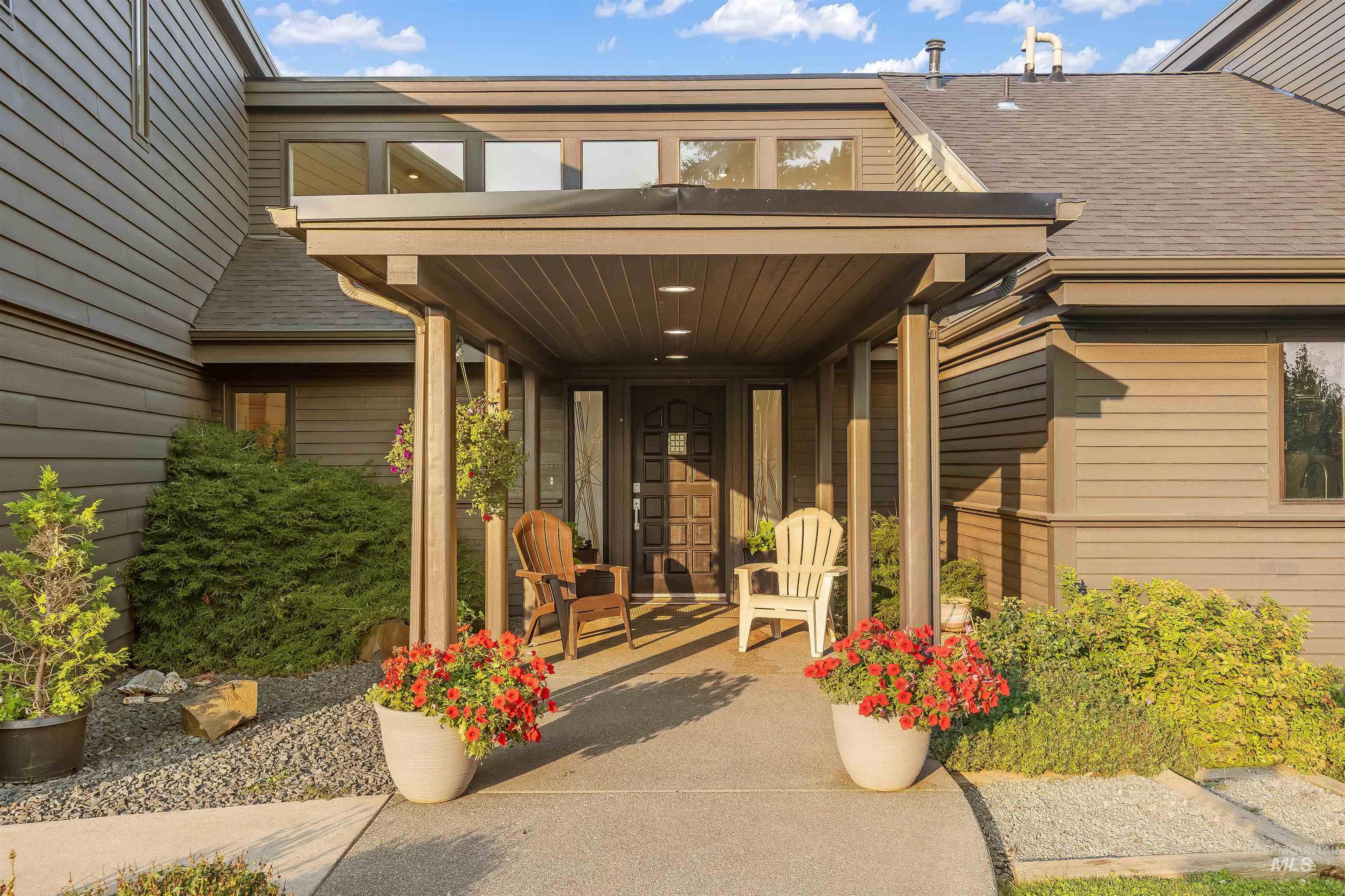2048 Arborcrest Rd, Moscow, Idaho 83843, 6 Bedrooms, 3 Bathrooms, Residential For Sale, Price $1,200,000, 98996839