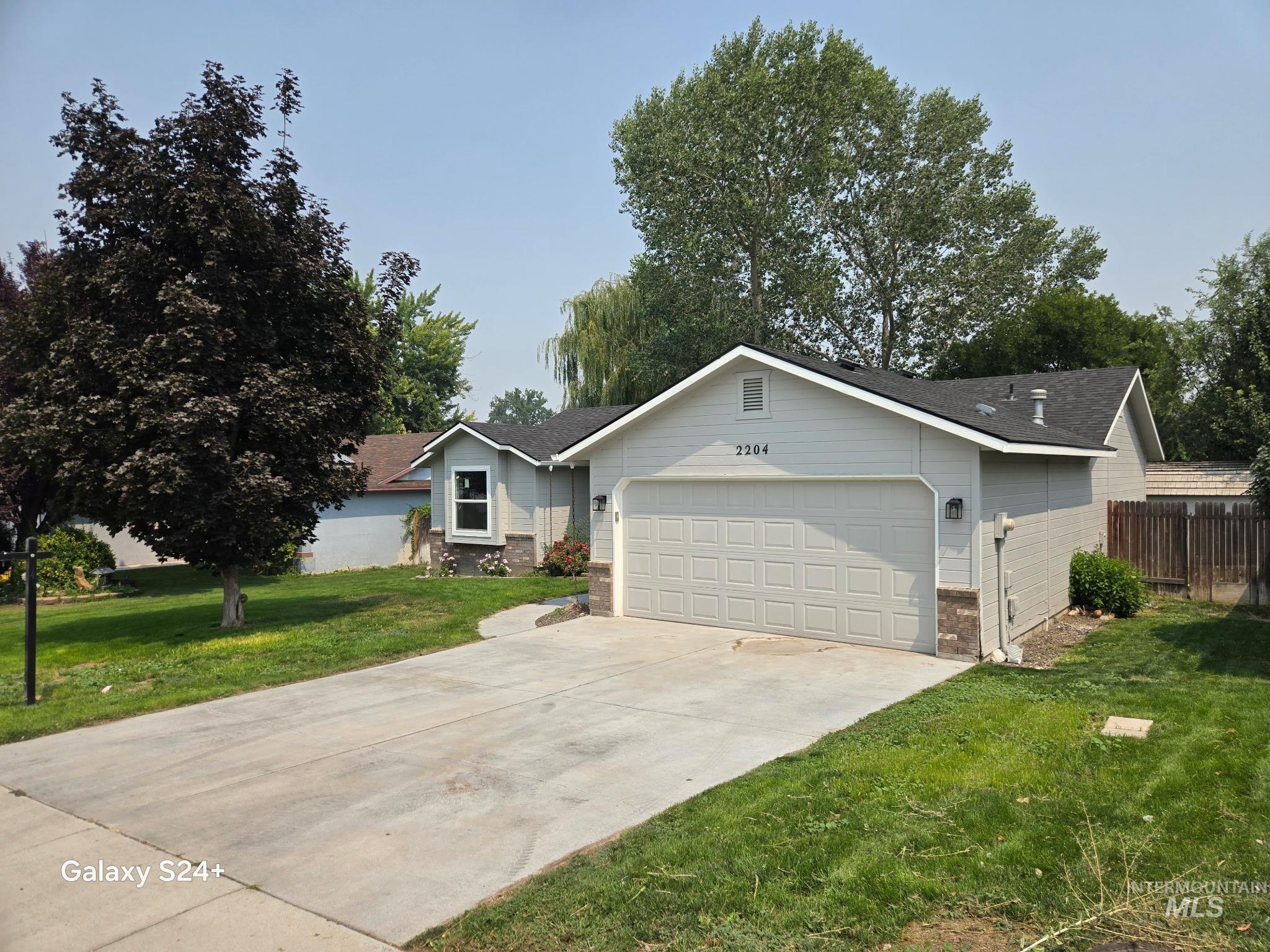 2204 S Ivy Street, Nampa, Idaho 83686, 3 Bedrooms, 2 Bathrooms, Residential For Sale, Price $375,000,MLS 98996840